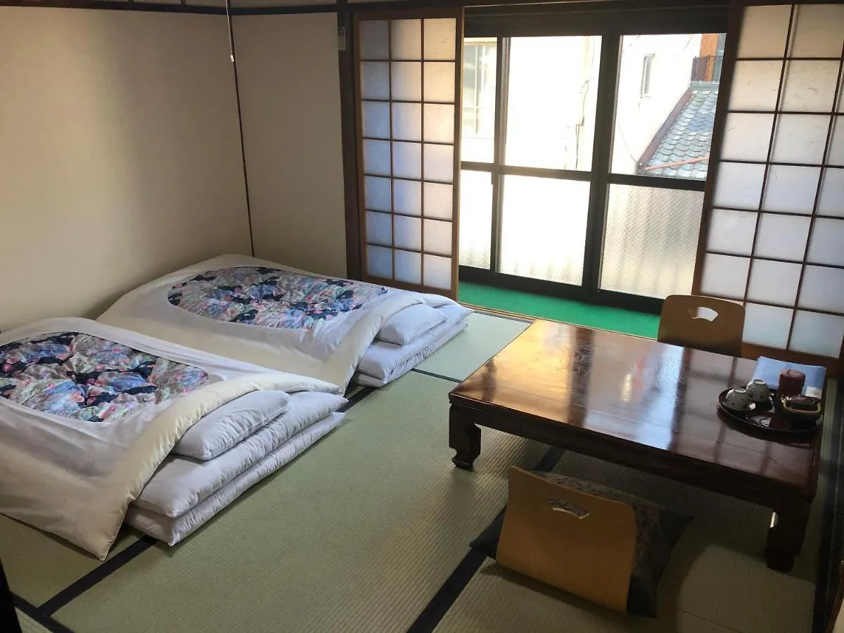 Takigawa Ryokan Kioto 2*,